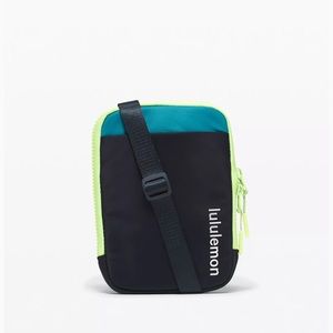 Lululemon | Easy Access Crossbody NWT